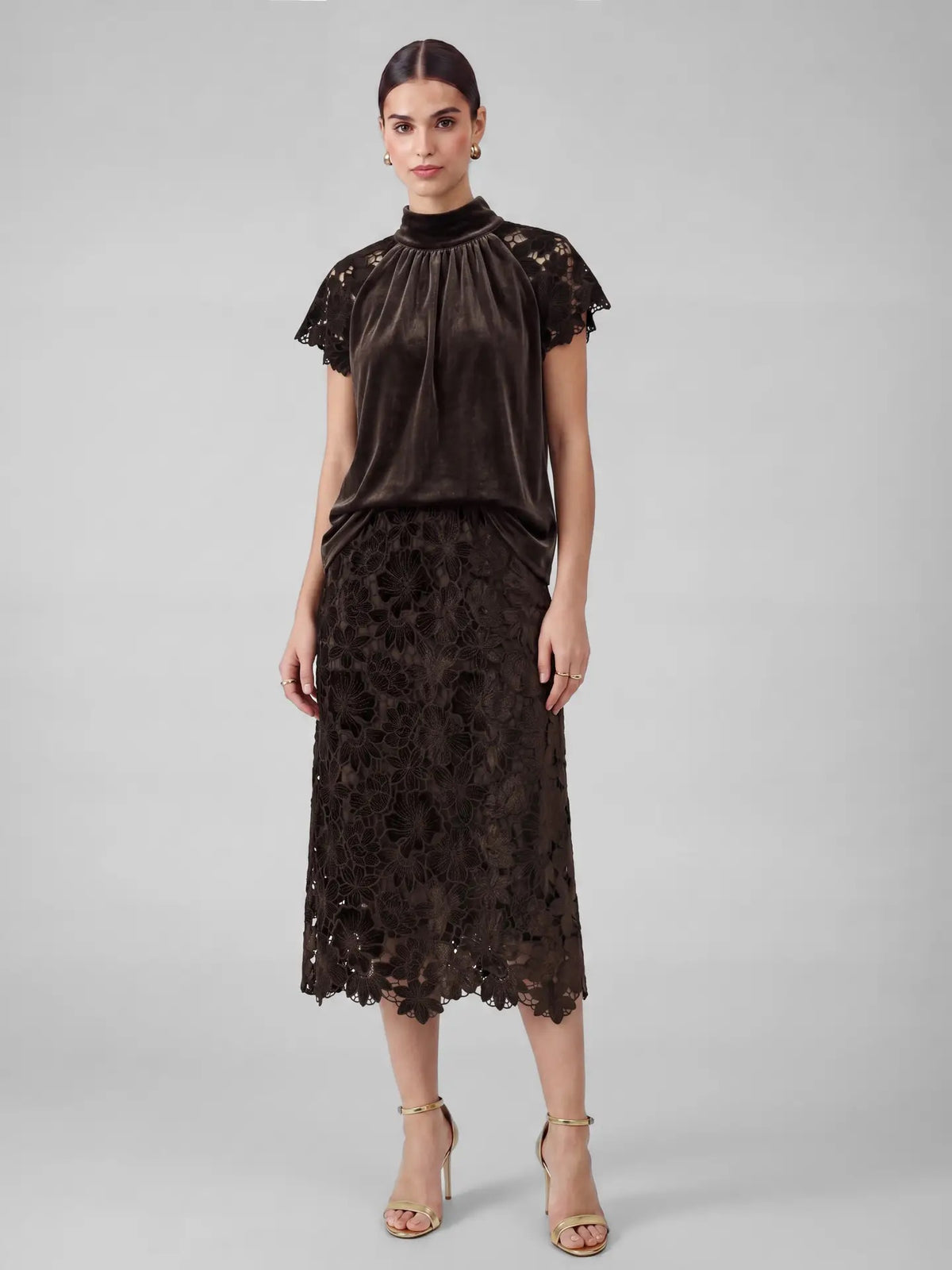 Lasara Lace Midi Skirt